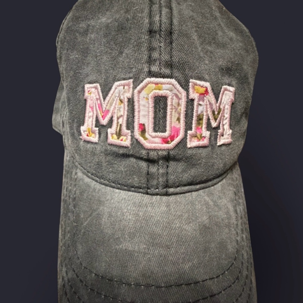Gray 'MOM' Embroidered Cap